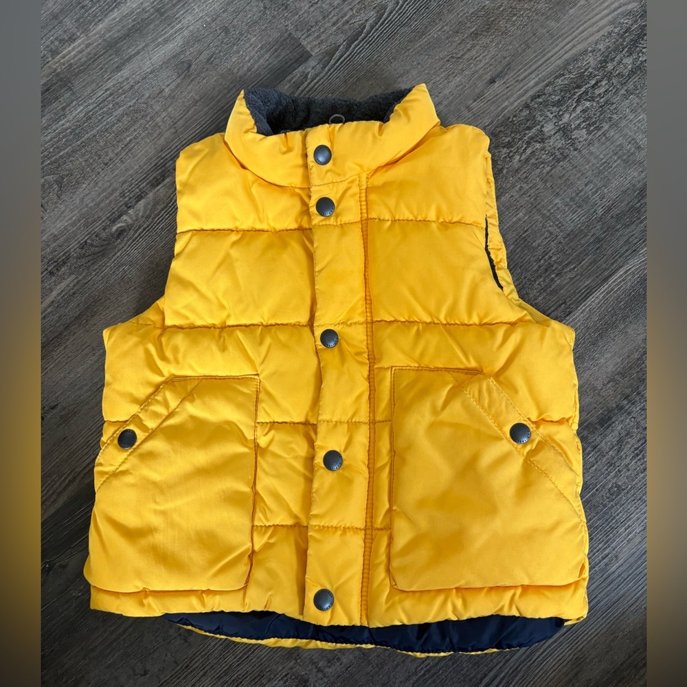 Gap puffer vest
